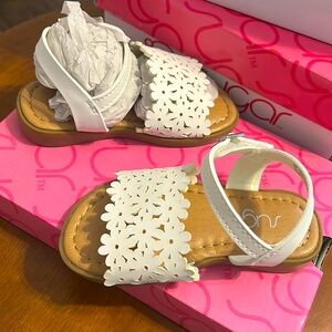 Sugar IBBY T White-W toddler shoe.